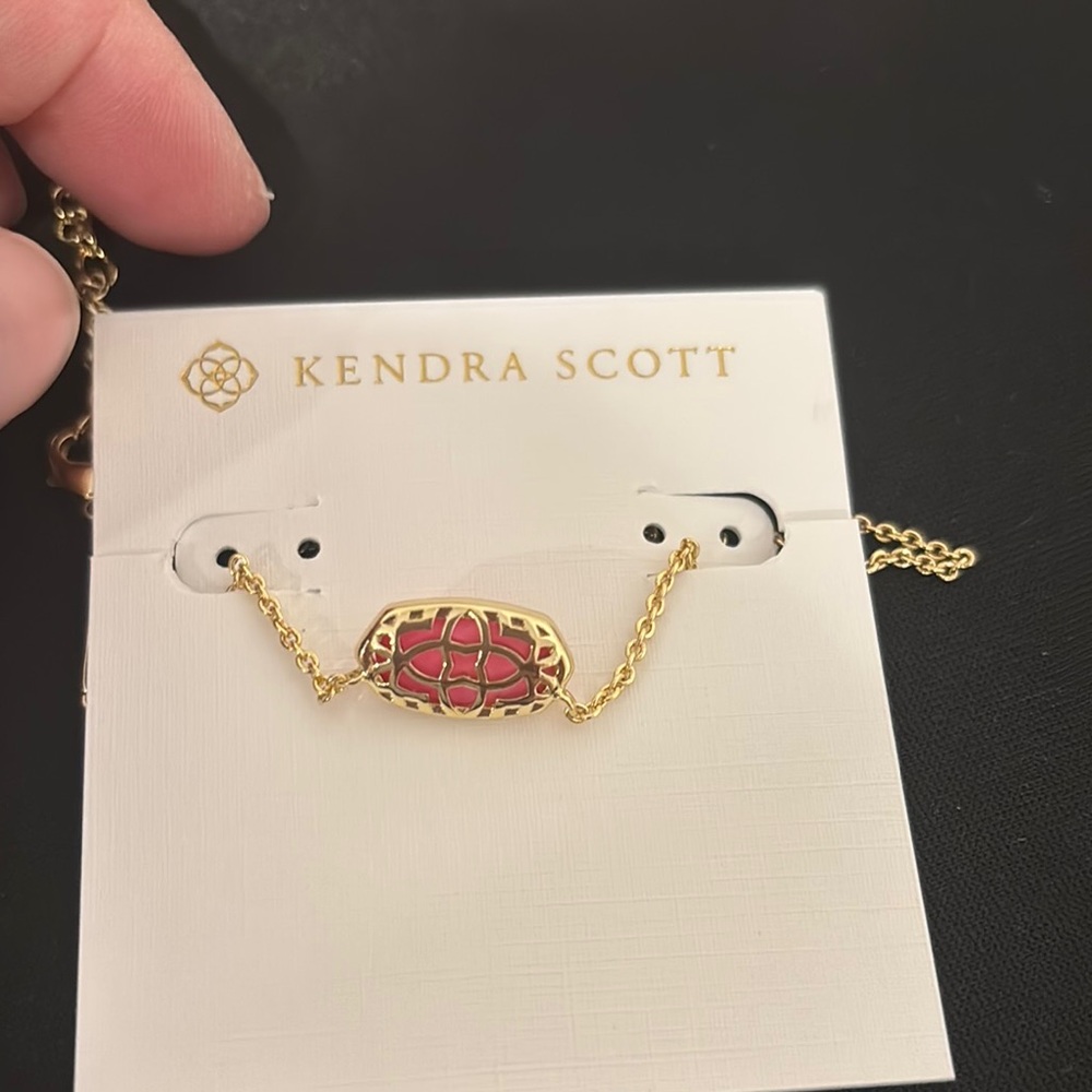 Kendra ScottElisa Gold pendant Necklace Hot Pink New - Picture 4 of 6
